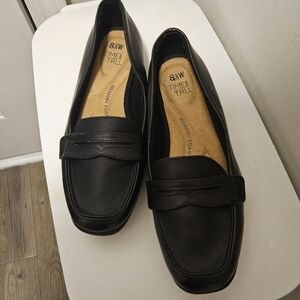 Time and Tru Classic Black Flats